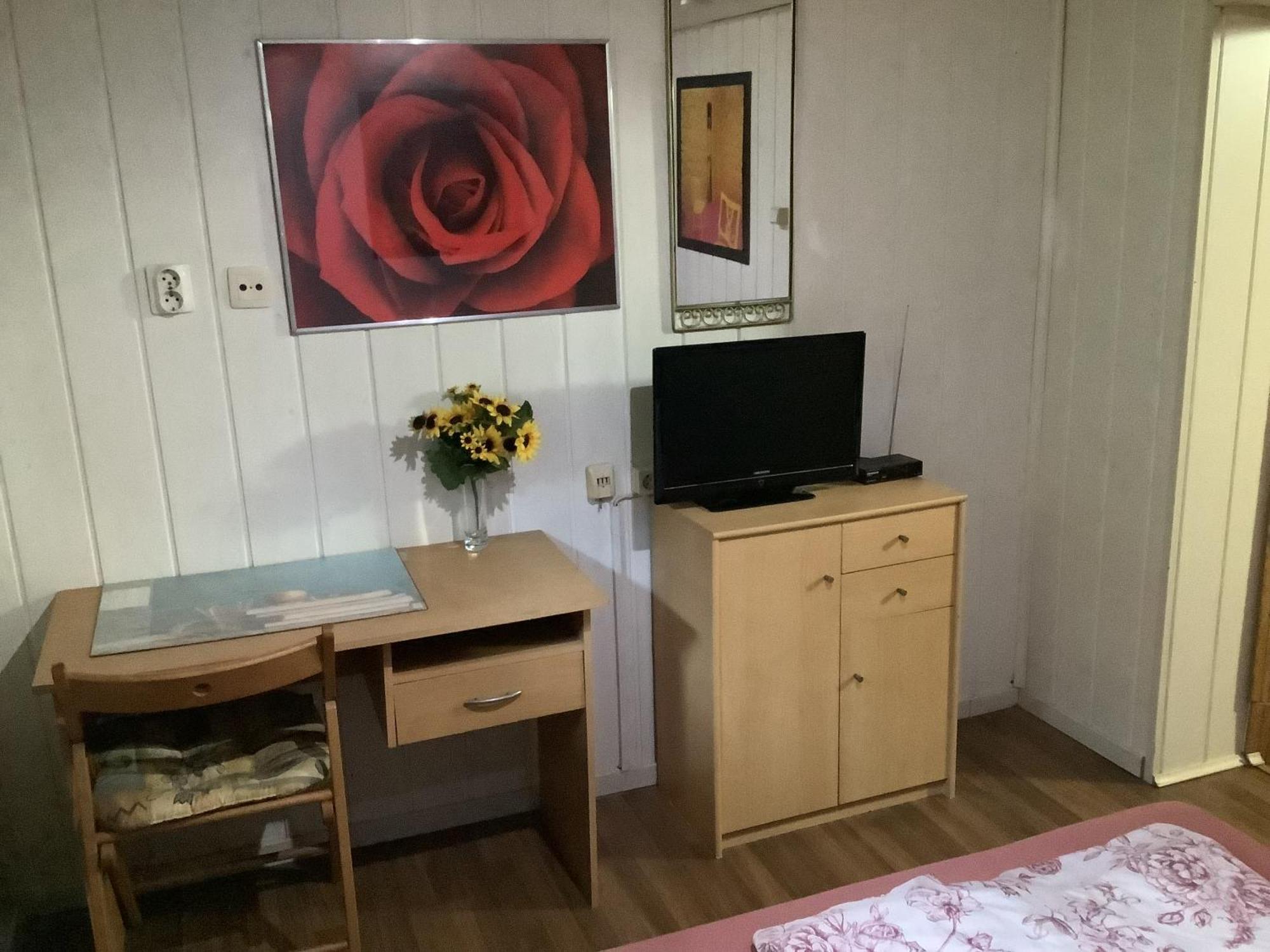 Schoenes Zimmer Im Seterant/Untergeschoss Essen Ngoại thất bức ảnh